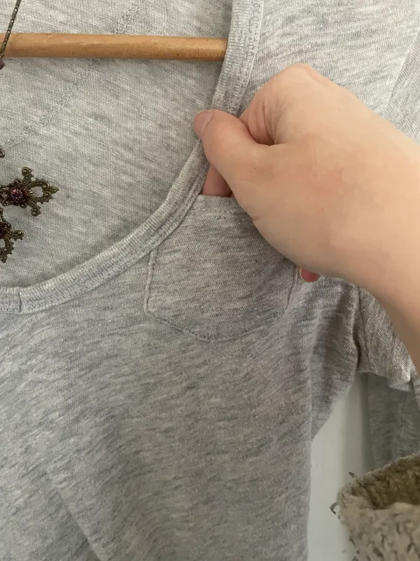 Y2K Grey V Neck Pocket Tee - Image 2