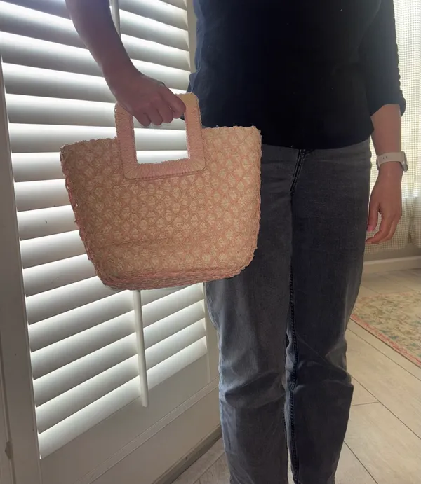 Small Light Pink Straw Tote Bag Double Handles Open Top. EUC Multiple - Image 8