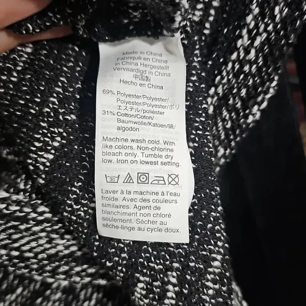 Madewell Black and White Sweater, Size Small, Buttons down one shoulder. - Image 5
