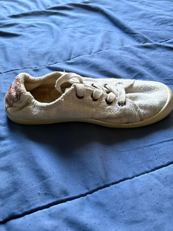 ROXY Beige Lace Up Low Top Women's Casual Sneakers Soft Fabric with Rubber Sole - Image 9
