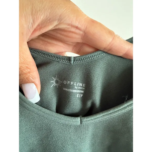 OFFLINE by Aerie Seamless V-Neck‎ Crop Top Dark Green Short Sleeve Small - Image 3