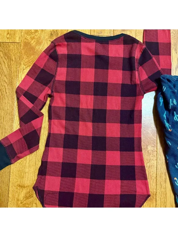 Women’s Size Medium Old Navy Red Plaid and Cactus Long Sleeve Thermal Bundle - Image 7