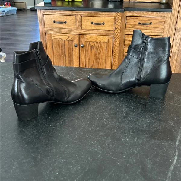 ECCO Shape M35 Ankle Boots Black Leather Heeled Round Toe Comfort Fall‎ size 5.5 - Image 5