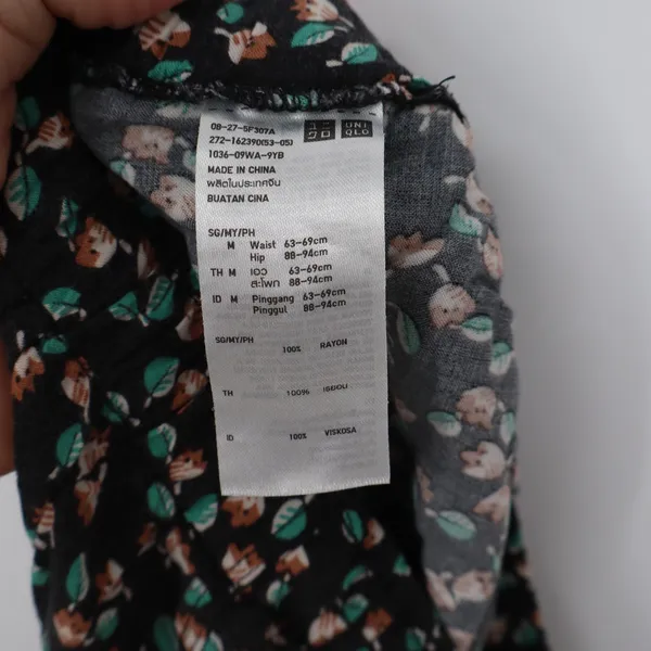 Uniqlo Jogger Pants Womens M Floral Tulip Black Rayon Tapered Casual Excellent - Image 3
