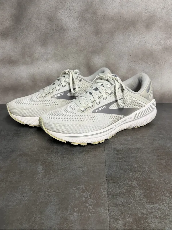 Brooks Adrenaline GTS 22 Women’s Oyster Grey/White Sneakers 1203531B134 Sz 7.5B - Image 2