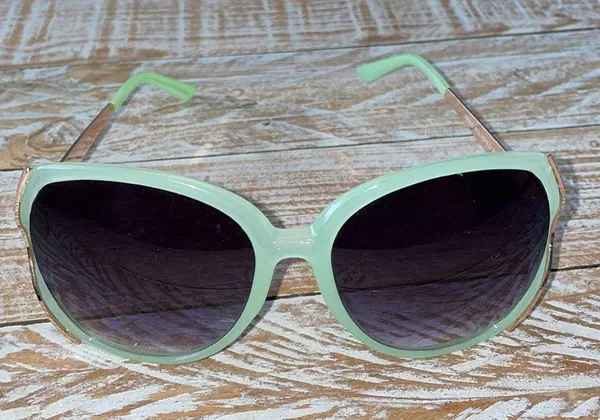 😎Fabulous Ginormous Sunglasses😎 - Image 2
