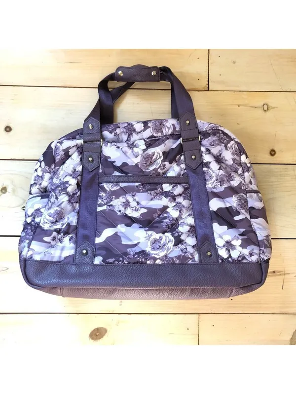 Cynthia Rowley EUC Women's Large Quilted Purple Floral Camo Weekender Bag - Image 2