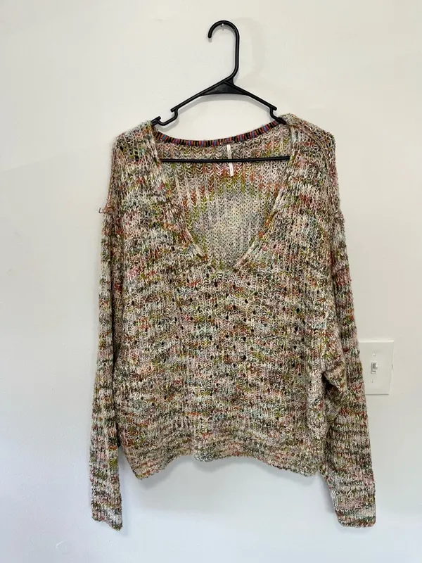 Free People Highland V Sweater- Size Small - Image 4