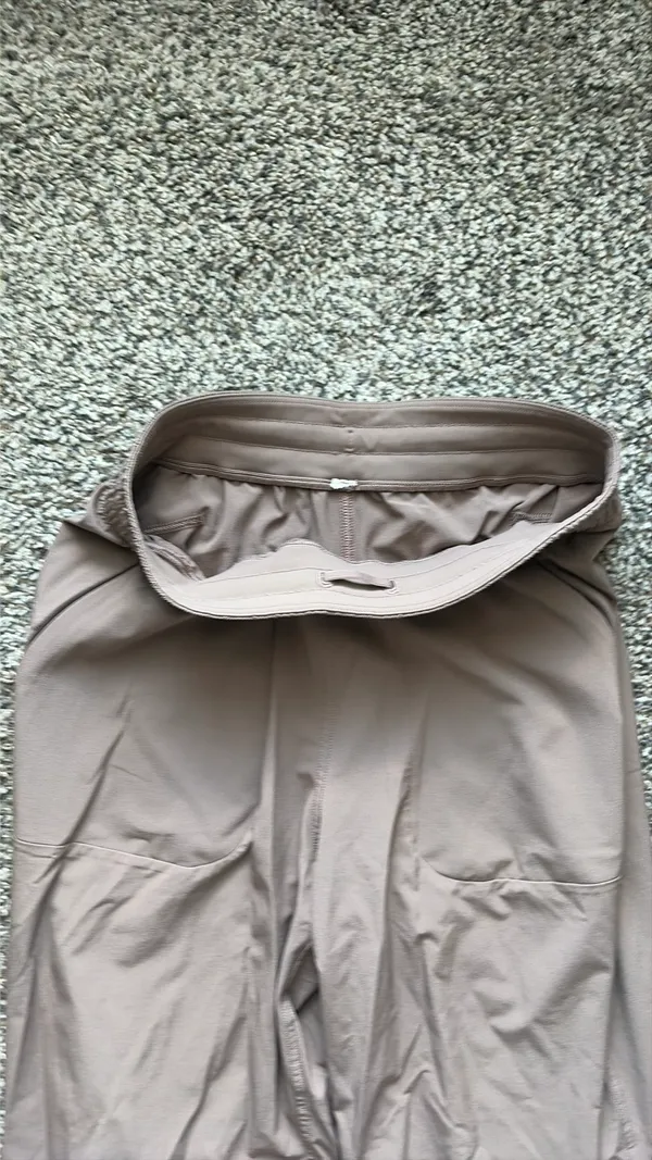 Lululemon High-Rise Pants - Image 4
