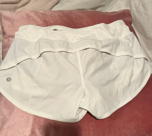 Lululemon White  2.5 Speed Up Short - Image 3