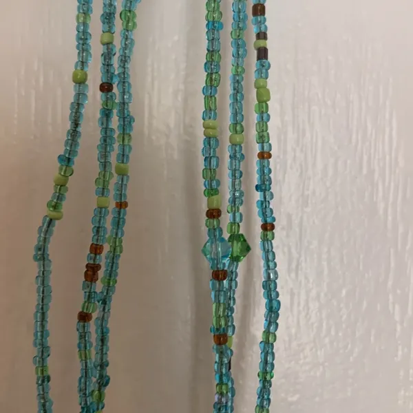 Source Unknown Blue Green Glass Pendant with Blue Green Beads - Image 4