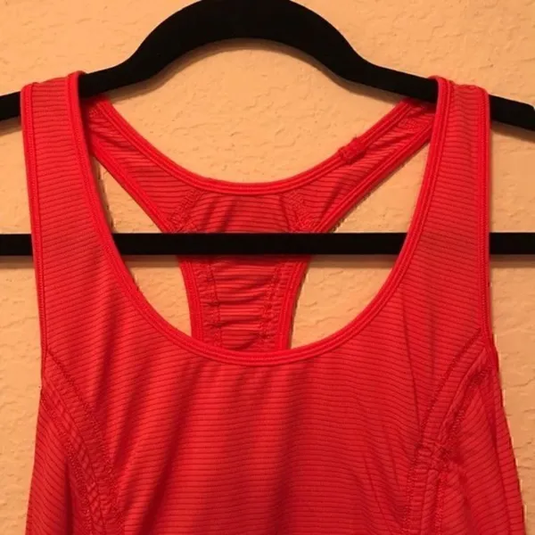 *30off3*‎ NWOT. Lululemon workout coral top - Image 9