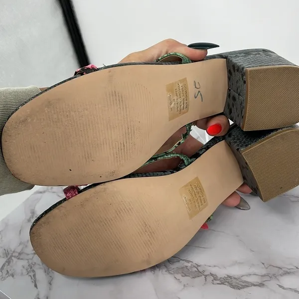 Steve‎ Madden Block Heel Strappy Sandals 9.5 Multicolor Snakeskin Open Toe Boho - Image 6