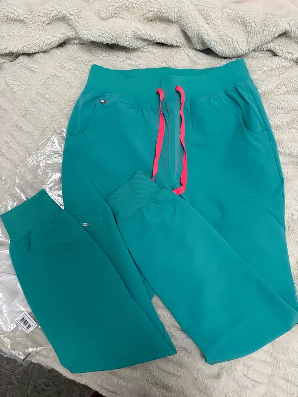 FIGS Zamora Jogger Scrub Pants - Image 4