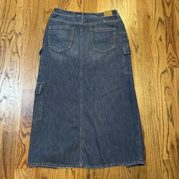 American Eagle Y2K Low-Rise Maxi ‎ Jean Skirt Sz 8 Medium Wash Grunge Denim - Image 2