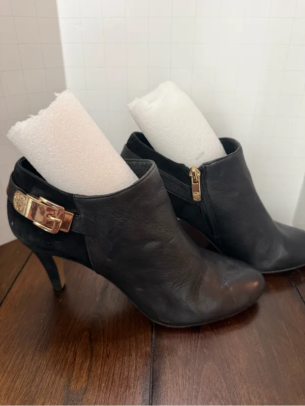 Vince Camuto Boots Womens 8.5 M Lokarie Ankle Bootie Black Leather Stiletto - Image 2