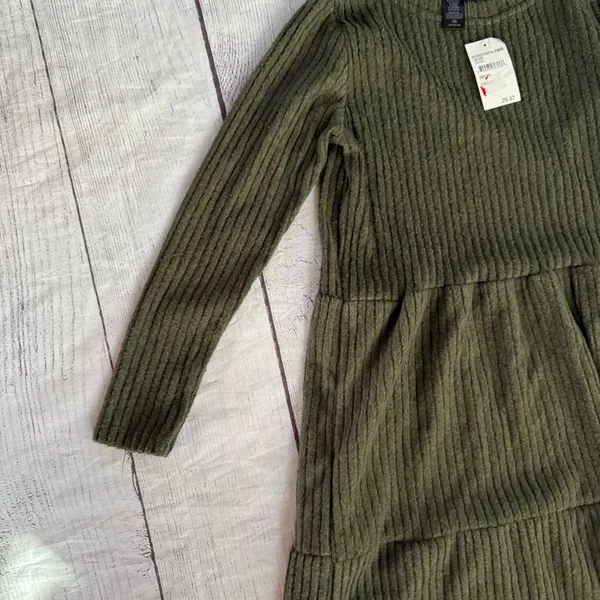 CENY Nordstrom Rack NWT size XS dark green tiered long sleeve A line dress - Image 2