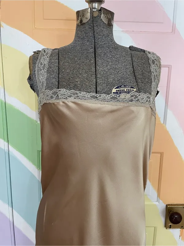 By Anthropologie Reversible Lace-Trimmed Sleep Dress Satin Gold Cutout Sz L 🧡🎀 - Image 5