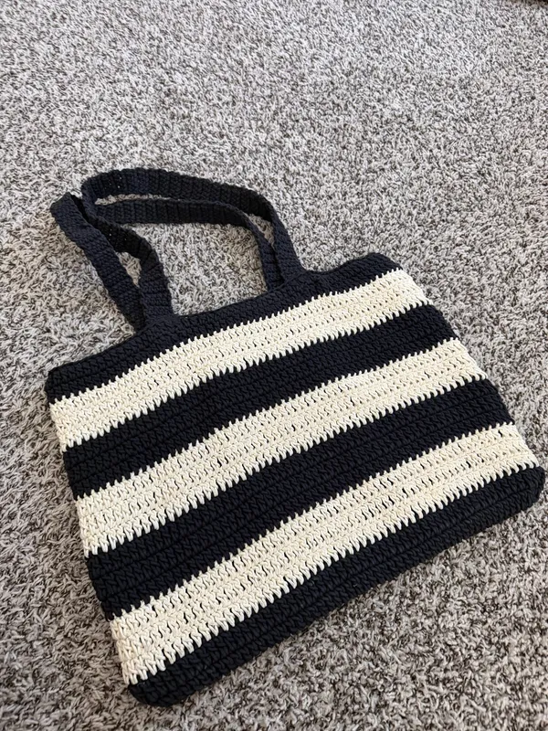 Black striped tote bag - Image 2
