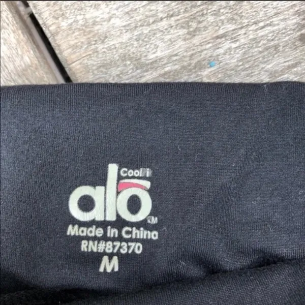 alo Black Cropped Leggings Size M - Image 2