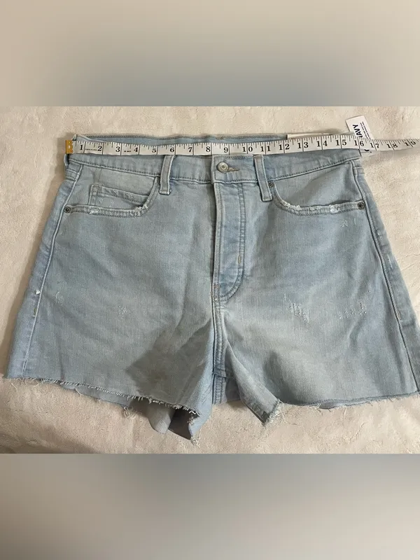Old Navy Light Blue Denim Women’s High-Rise Shorts Size 6 NWT - Image 5