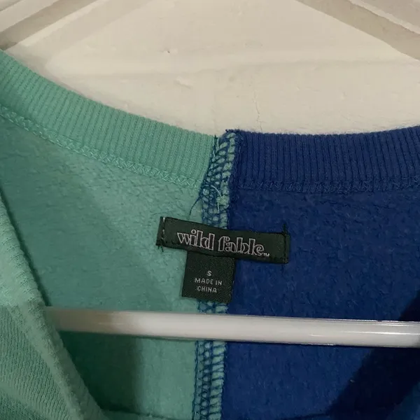 Wild Fable Teal and Blue Graphic Crewneck Sweater small - Image 4