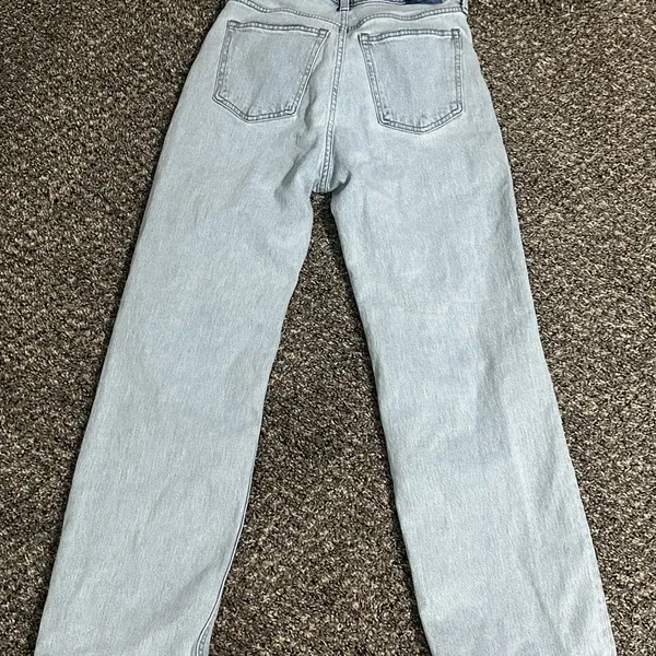 Abercrombie & Fitch Women's Light Blue Straight Leg Jeans - Image 3