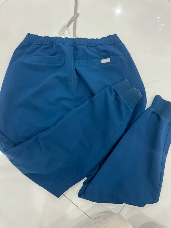 FIGS Scrub Pants Jogger - Image 2