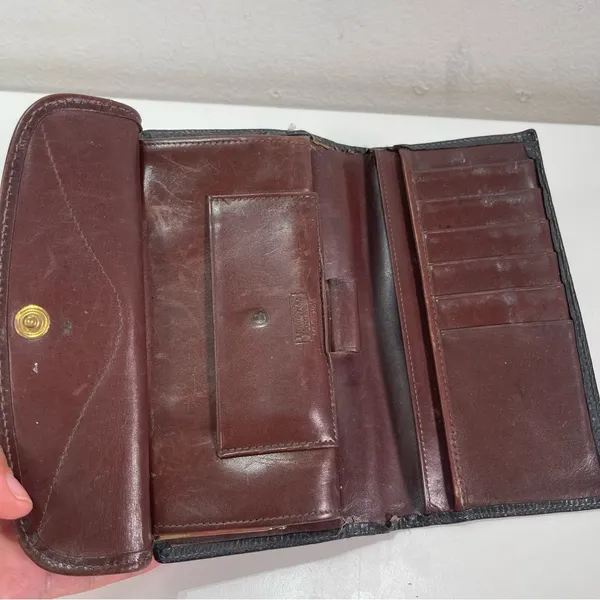 Vtg Dooney & Bourke AWL Black Pebbled Leather Kiss-lock Bifold Organizer Wallet - Image 9
