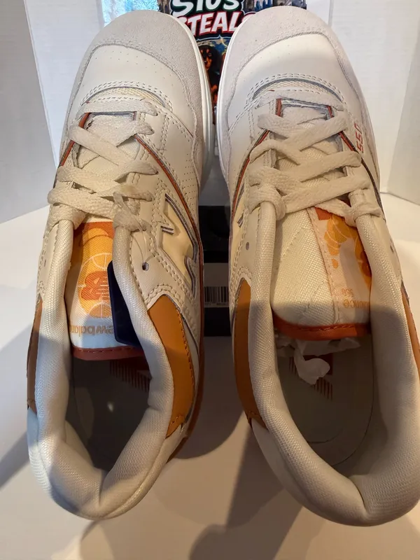 Women’s New Balance 550 Sneakers 8.5W - Image 5