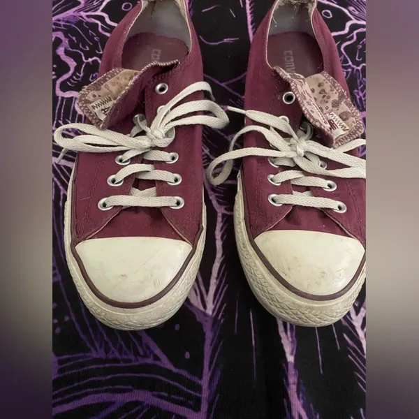 EUC Burgundy All Star Converse with fold over tongue size 8(Men’s)/10(Women’s) - Image 11
