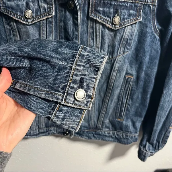 Good American Shearling Collar Denim Trucker Jacket - Image 6