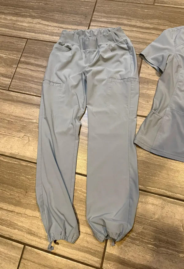 Cherokee iFlex Scrub Set sz S & M! No :( - Image 2