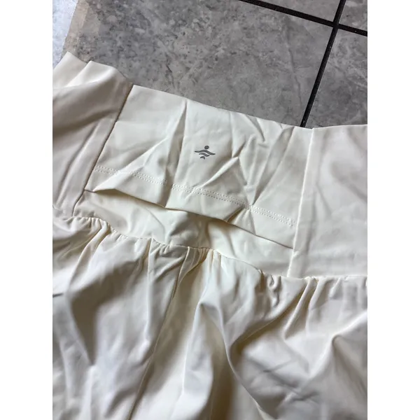 Halara NWOT Women Cream High Waisted Active Shorts with Pockets Off White Size M - Image 2