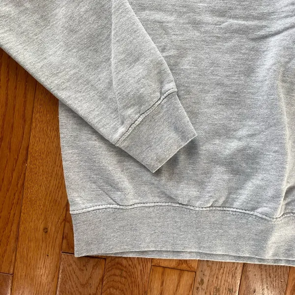 light gray and black white vintage off the shoulder Speedo crewneck - Image 4