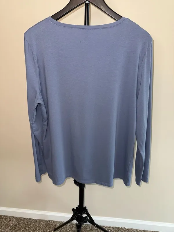 Ann Taylor  Long Sleeve Tee Size XL - Image 3