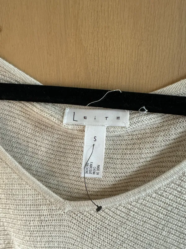 Leith Cream V Neck Sweater - Image 2