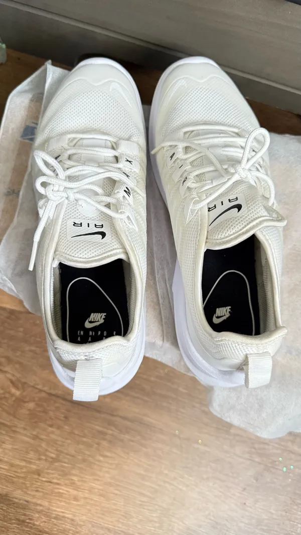 Women's Size 9 Nike Air Max Axis White Running Cross Training Exerc - Image 6