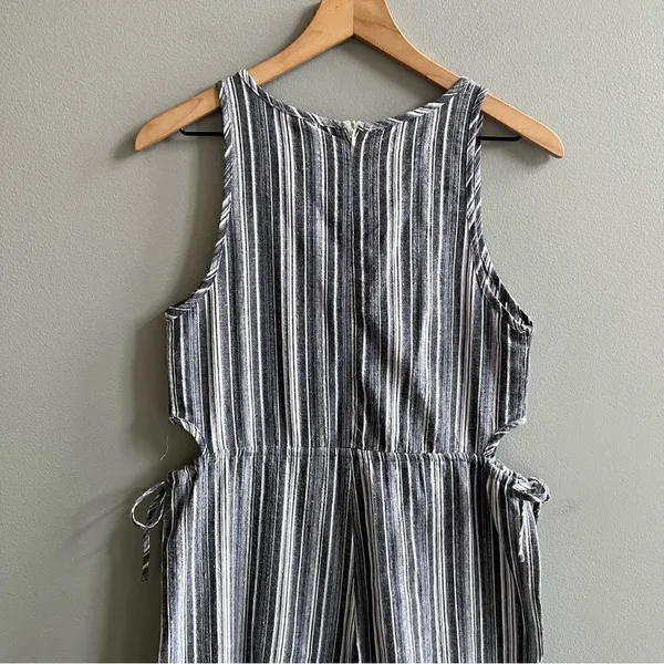 Lucca Couture Urban Outfitters Kendall Striped Cropped Jumpsuit Romper Small - Image 6