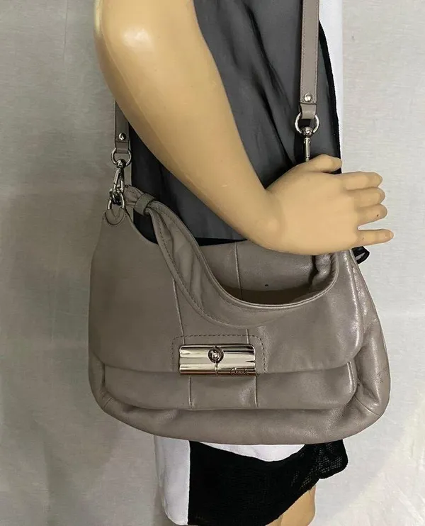 Coach Medium Gray Leather Crossbody Bag/Handbag - Image 6