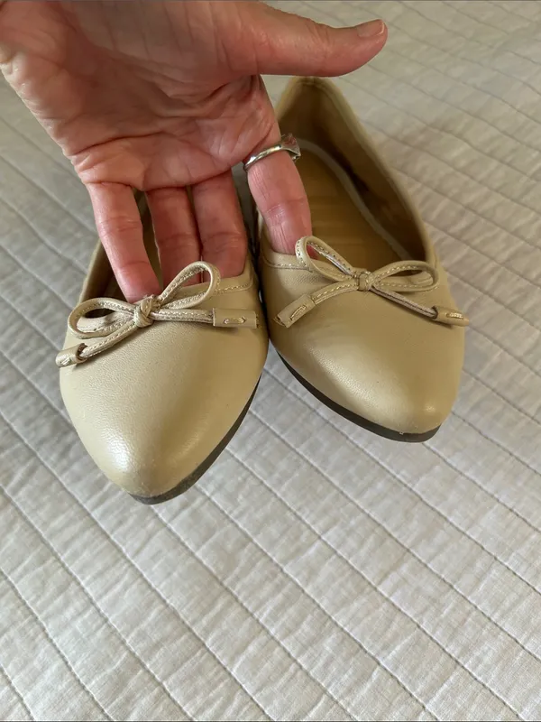 Kelly & Katie nude light tan leather pointed toe bow ballet flats 8 - Image 3