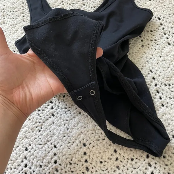 Abercrombie & Fitch Soft Matte Seamless Squareneck Bodysuit Black (Small) - Image 4