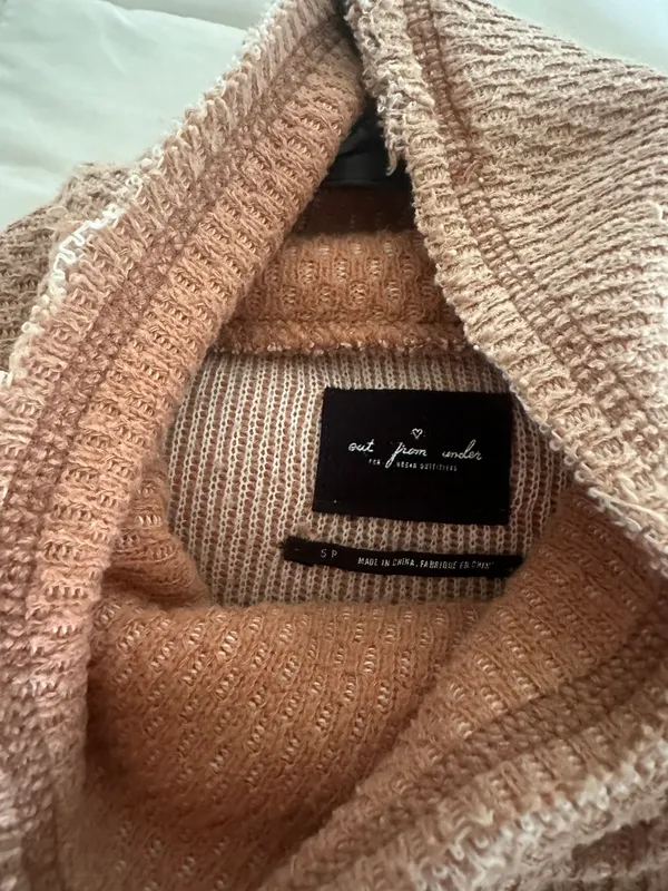 Urban Outfitters Cropped Sweater - Image 3