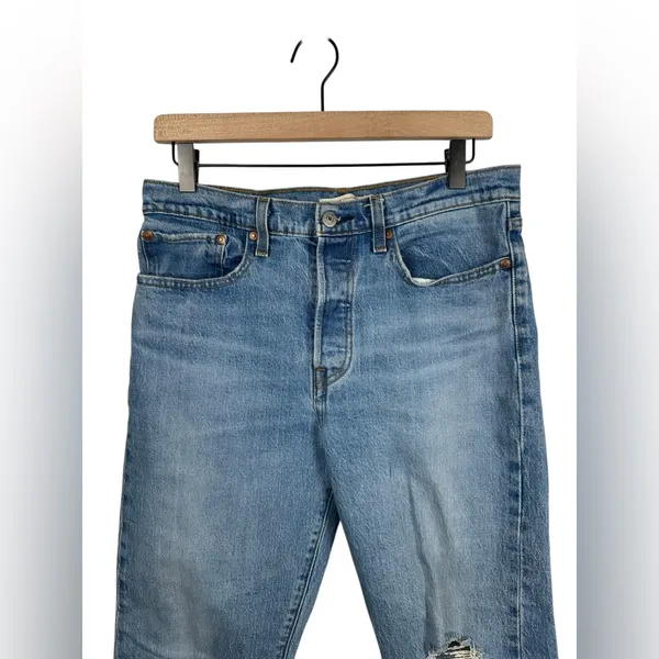 Levi’s Premium Wedgie Straight Jeans‎ Size 30 Distressed High Rise Medium Wash - Image 4