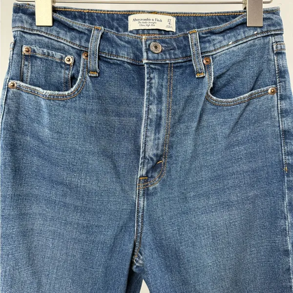 Abercrombie &‎ Fitch Ankle Straight Ultra High Rise Distressed Straight Jeans 27 - Image 4