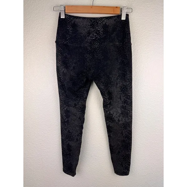 Beyond Yoga Leggings XS Black Snakeskin Print High Waisted Athletic‎ leggings - Image 2