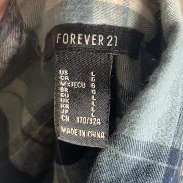 Forever 21 blue and white blue two-tone baggy plaid cropped flannel - Image 6