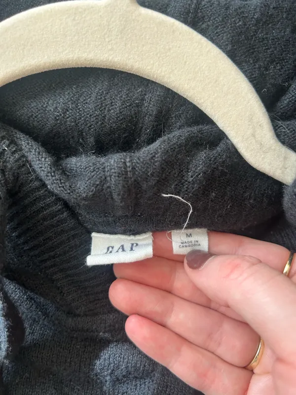 Gap Cashsoft Medium black hoodie  - Image 3