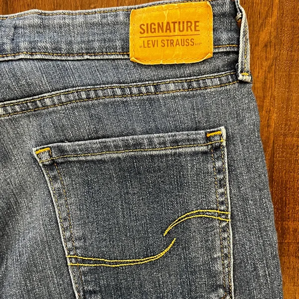 Levi's Signature Mid-rise Bootcut Jeans (10L - 30 x 34) - Image 6