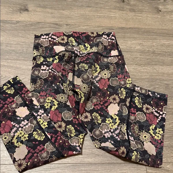 Lululemon Floral Print Women's Leggings - Black Multi - Image 4